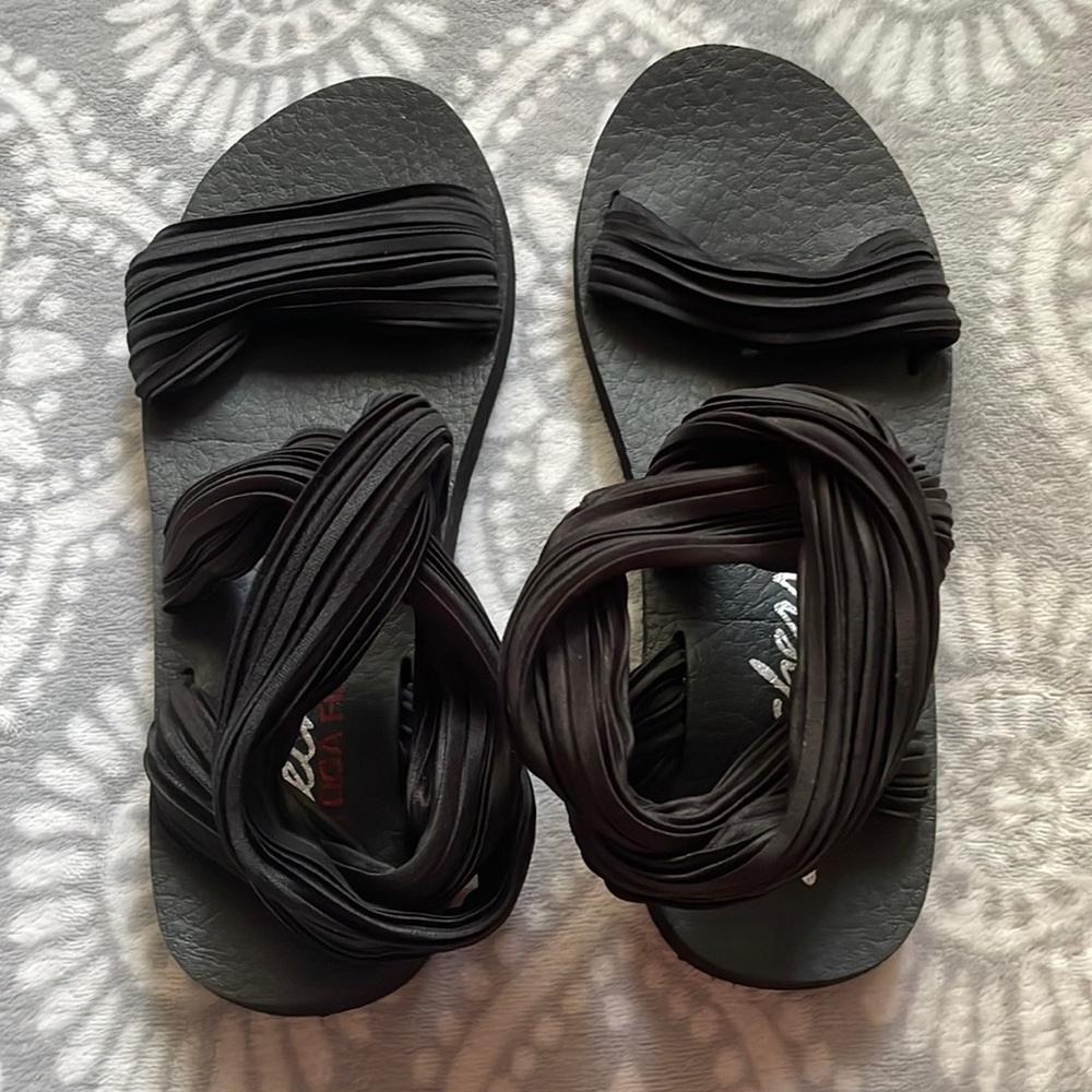 Black Summer Sandals
